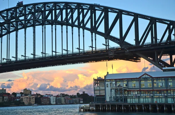 Sydney port most o zachodzie słońca — Zdjęcie stockowe