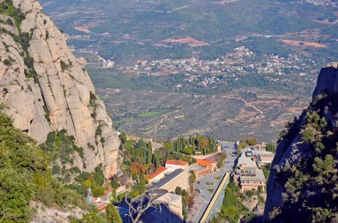 Yukarıdan, Catalonia, İspanya Santa Maria de Montserrat Manastırı görünümünü