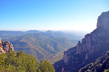 Montserrat, Katalonya, İspanya dağların görüntülemek