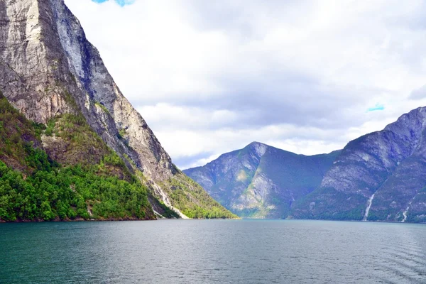 Naeroyfjord w Norwegii. Wpisany na listę światowego dziedzictwa UNESCO. — Zdjęcie stockowe