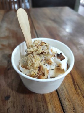 Lezzetli tatlıyı yakın.