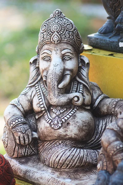 Ganesh standbeeld van de hindoe-god in bali thailand — Stockfoto
