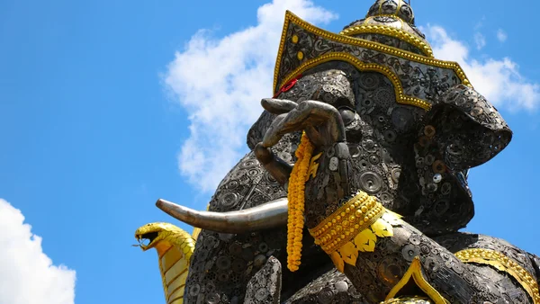 Ganesh sucata de ferro grande em Nakhonratchasima na Tailândia — Fotografia de Stock