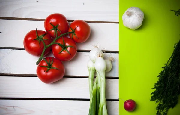Sayuran di atas meja kayu — Stok Foto