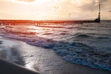 güzel deniz günbatımı üzerinde