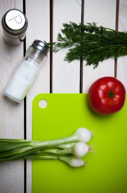 Tahta masada sebzeler