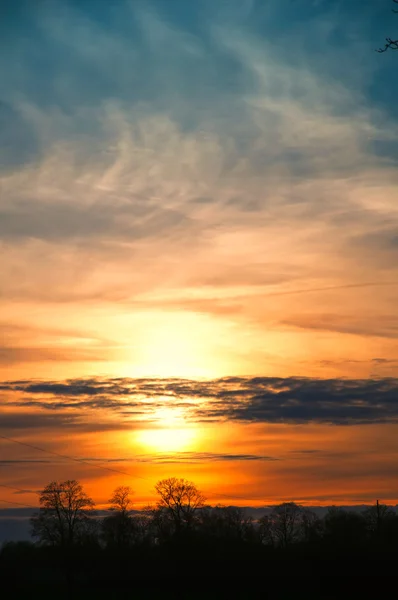 Sonnenuntergang über dem Land — Stockfoto