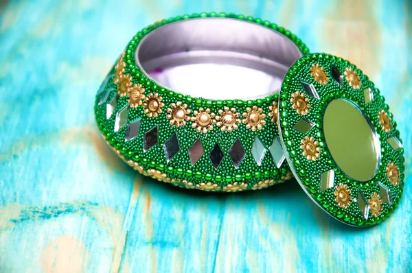 Caixão verde decorativo para jóias — Fotografia de Stock
