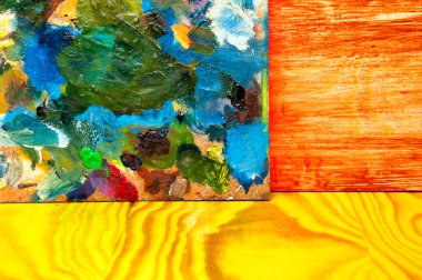 Resim paleti renkli ahşap zemin üzerine