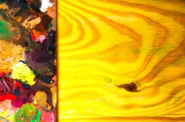 Resim paleti renkli ahşap zemin üzerine