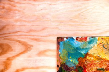 Resim paleti ahşap arka plan üzerinde