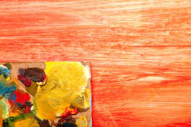 Resim paleti renkli ahşap zemin üzerine