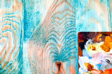 Resim paleti renkli ahşap zemin üzerine