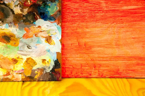 Resim paleti renkli ahşap zemin üzerine