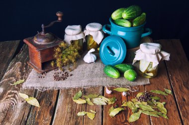 Kış için kavanoz turşu