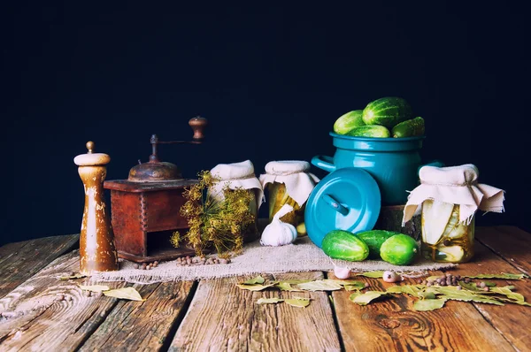 Kış için kavanoz turşu