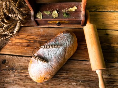 Ev yapımı somun ekmek ve maddeler