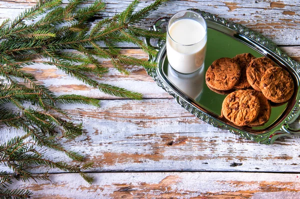 Lait et biscuits pour le Père Noël — Photo