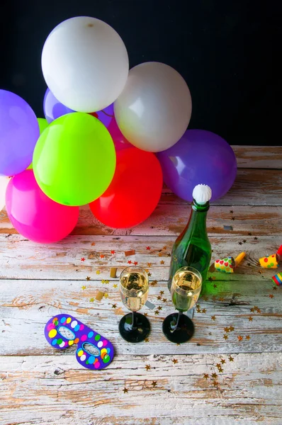 Večírek s champagne. Nový rok Eve nebo narozeniny. Pohled shora. — Stock fotografie