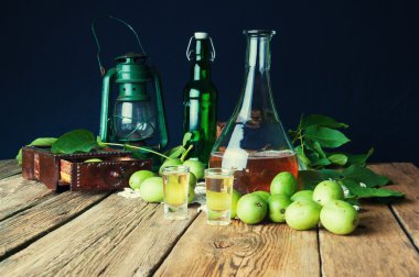 Sağlıklı ev yapımı ceviz tentür