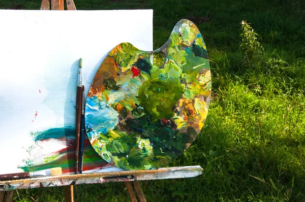 Boyama araçları açık havada