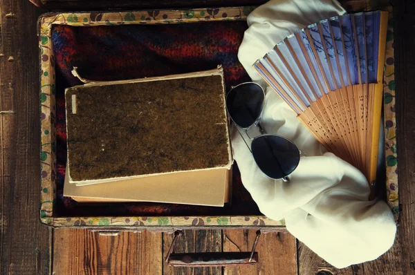 Packed suitcase. Vintage retro. Top view — Stock Photo, Image