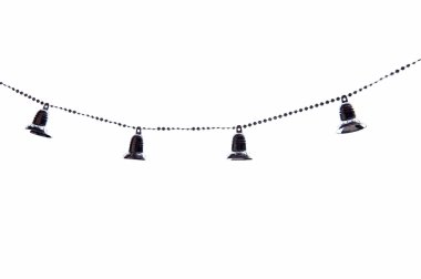 Beyaz arka plan üzerinde izole çan ile Noel ağacı zinciri