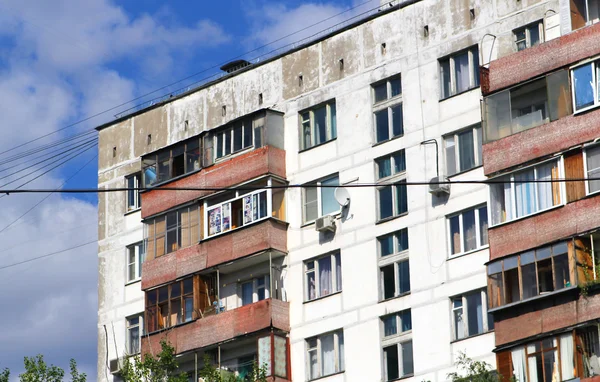 Промышленный многоквартирный дом в России Лицензионные Стоковые Фото