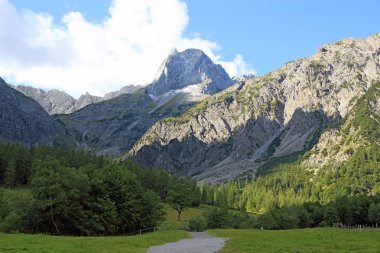 dağ zinciri (Karwendel'de Alpleri'nde görüntüleyin)