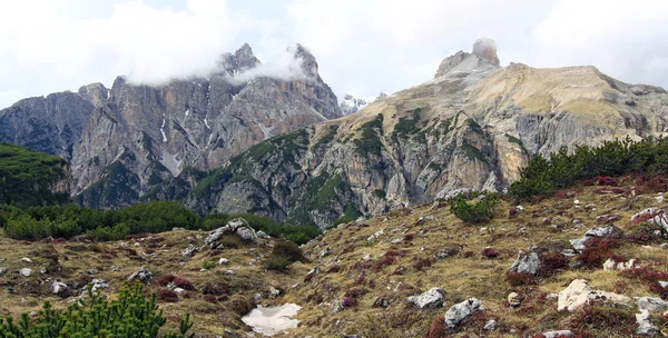 Zobacz na twarzy górskich w Alpach włoskich (Dolomity) — Zdjęcie stockowe
