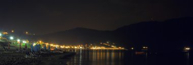 Akdeniz'de ada Korfu dağ zincirinin bir siluet 