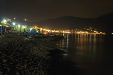 Akdeniz'de ada Korfu dağ zincirinin bir siluet 