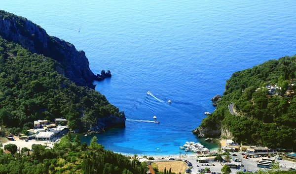 Pohled přes Paleokastritsa na ostrově Korfu — Stock fotografie
