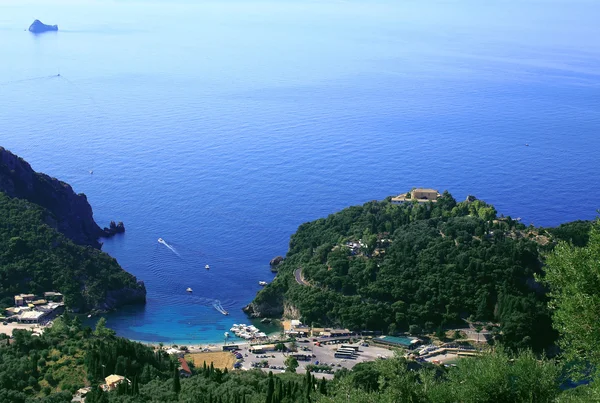 Vista sobre Paleokastritsa na ilha de corfu — Fotografia de Stock
