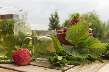 Yaz çay bahçesinde