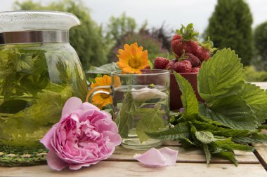 Yaz çay bahçesinde