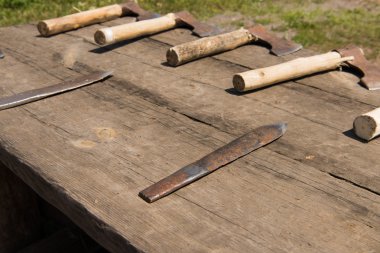 tarihsel bıçak eksenleri