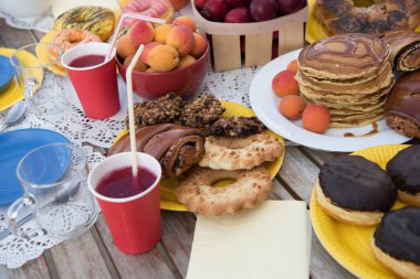 Bir tabloda tatlılar