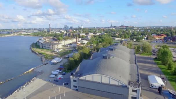 El hangar en el puerto de Seaplane en Tallin Estonia — Vídeo de stock