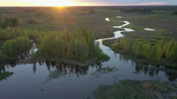 L'acqua sul lago della diga ad Ao Estonia — Video Stock