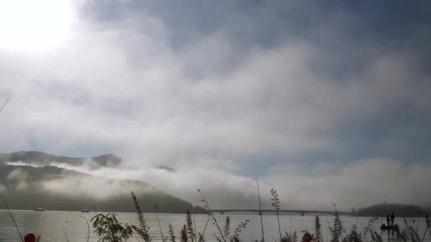 Пейзаж озера Кавагути возле горы Фудзи в Японии — стоковое видео