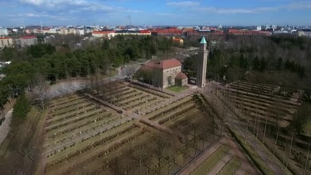 The trees on the forest beside the Hietaniemi chapel in Helsinki Finland — Stock Video