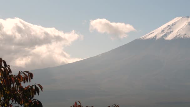 Japonya 'daki Fuji Dağı' nın karlı ucu. — Stok video