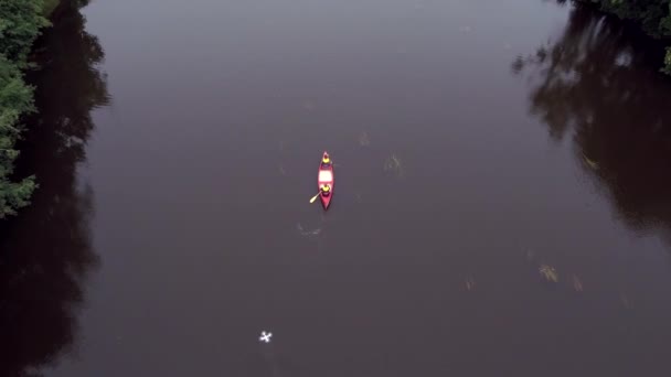 Het water op de rivier in Estland gezien vanuit de lucht — Stockvideo