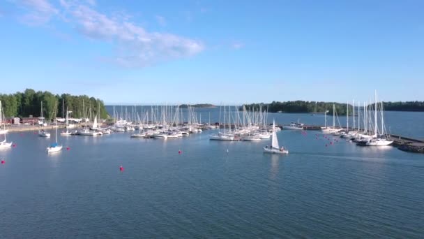 Small white yachts and boats on the side of the port in Baltic Sea in Finland — Wideo stockowe