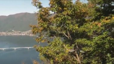 Japonya 'daki Kawaguchiko Tenjozan Parkı' ndaki göl manzarası