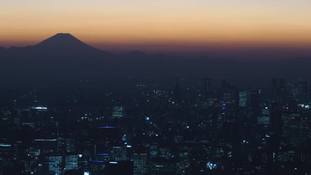 Tokyo 'daki Fuji Dağı' nın akşam manzarası. — Stok video