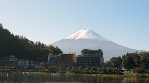 Approche du port du lac Kawaguchi au Japon — Video