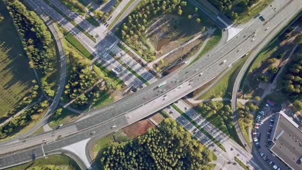 Удивительный снимок времени оживленной автомагистрали в Финляндии. — стоковое видео