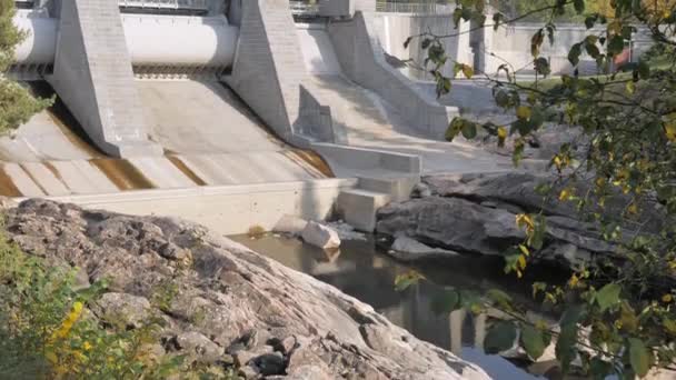 Η θέα του φράγματος Imatrankoski στη λίμνη Saimaa.Imatra.Finland-September 28.2020 — Αρχείο Βίντεο